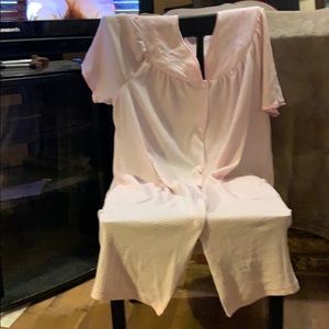 Robe. Bundle 4 for $15